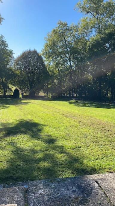 Vila Le Parc Coulanges-sur-Yonne Exteriér fotografie